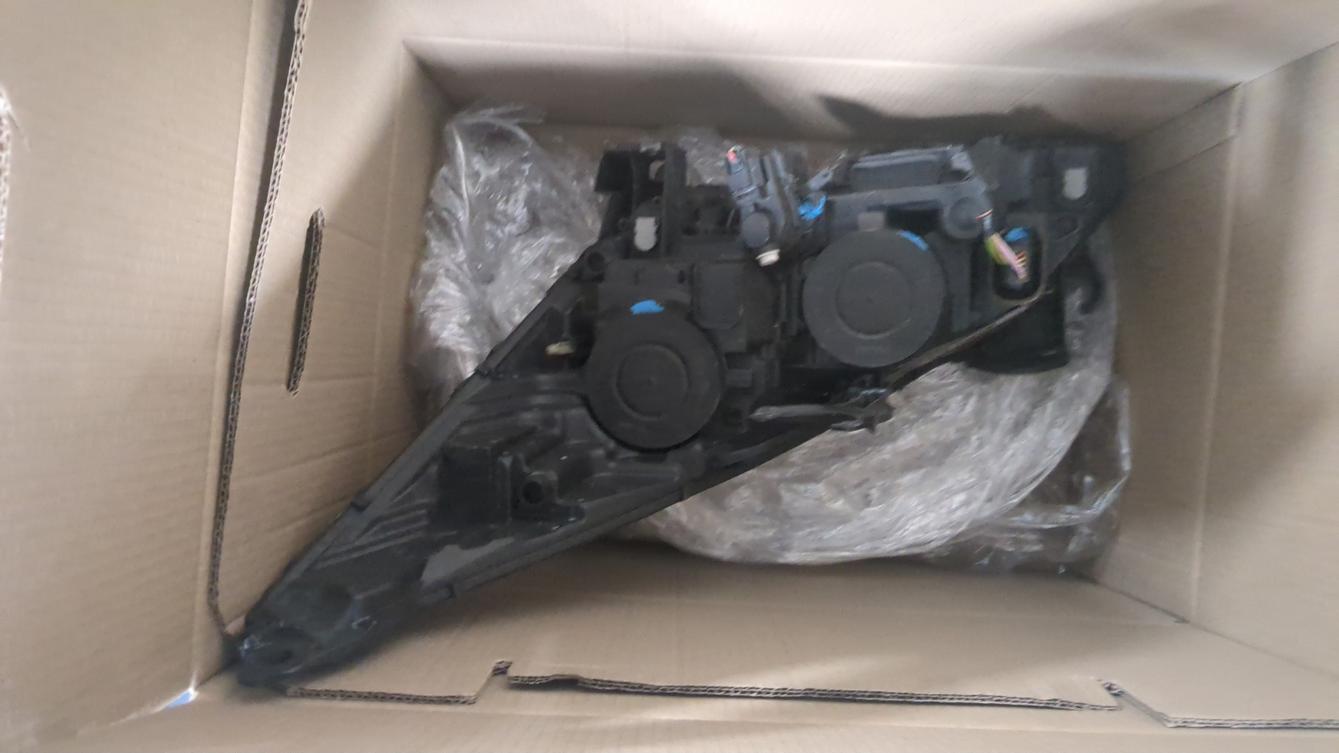 Фара правая