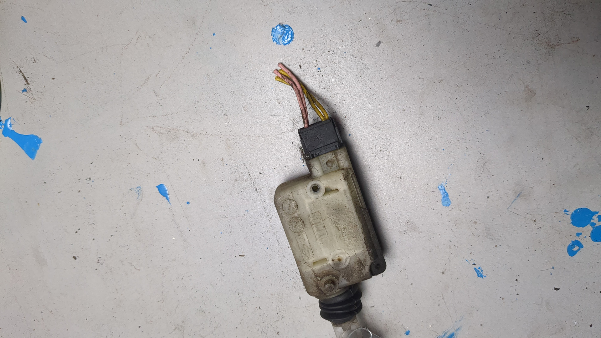 Замок багажника