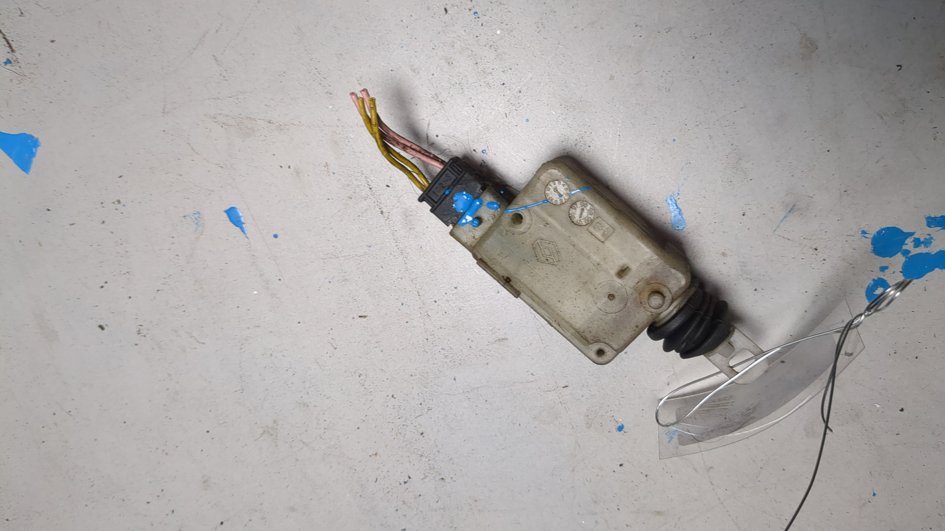 Замок багажника