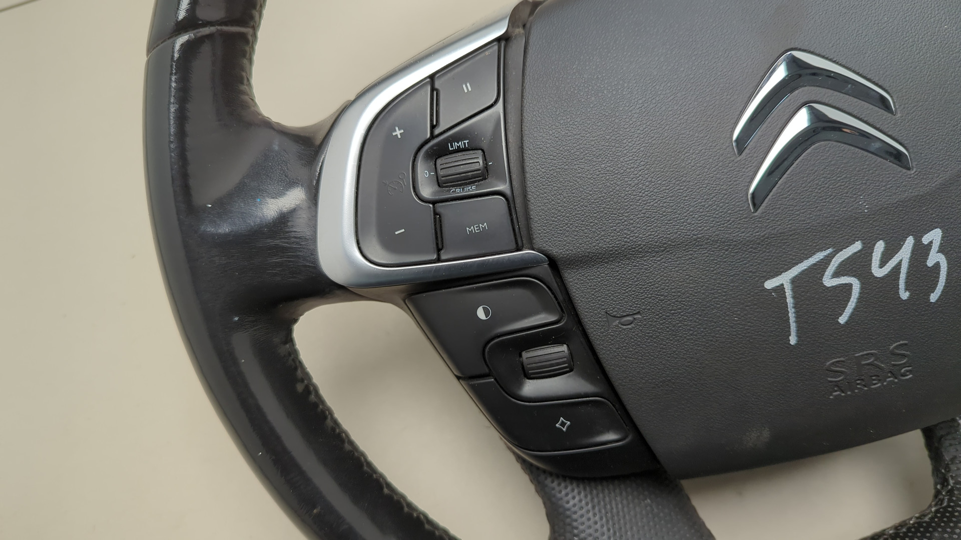 Рулевое колесо (руль)