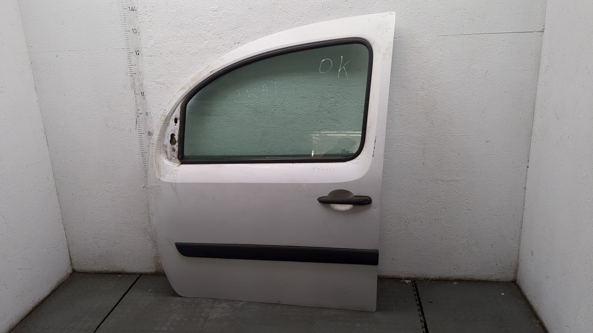 Дверь передняя левая