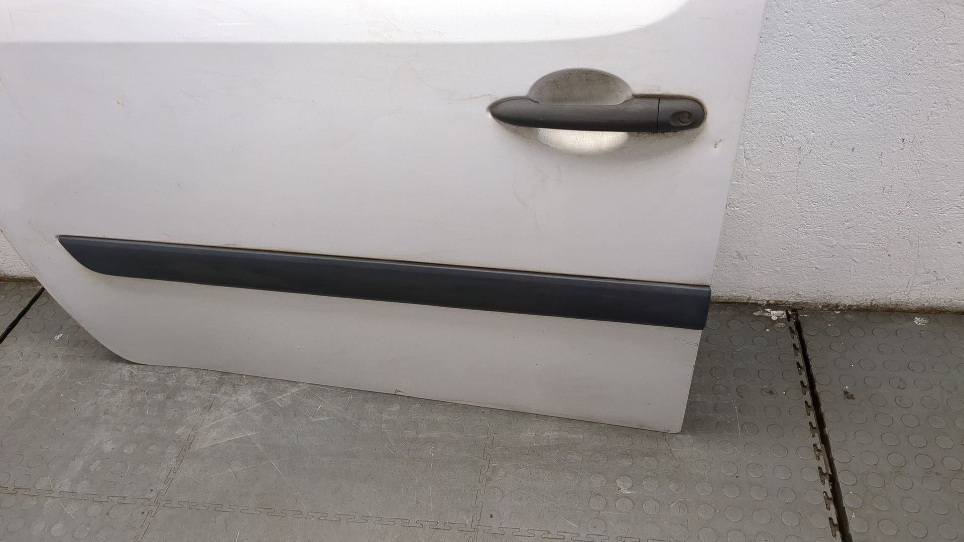 Дверь передняя левая