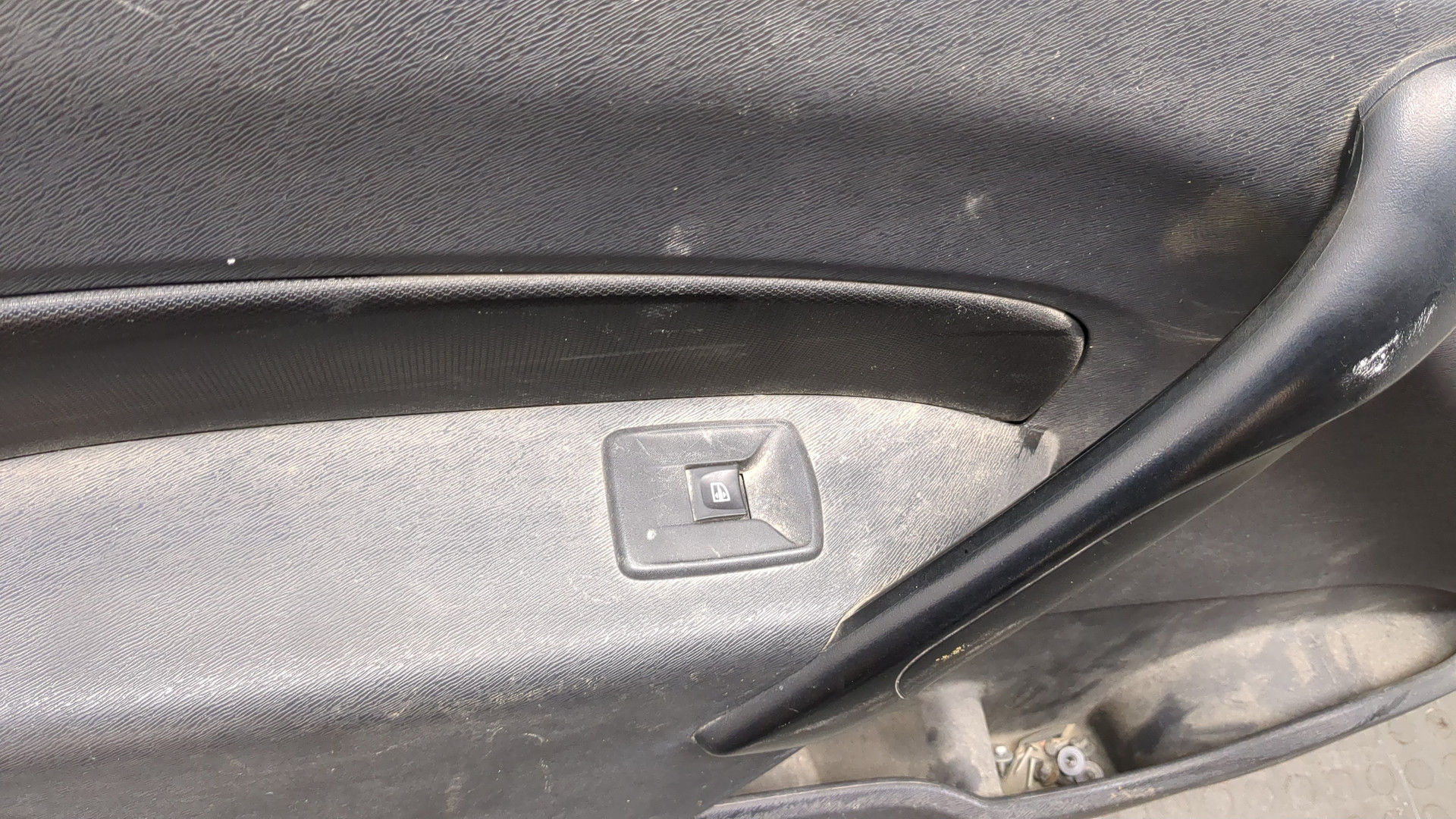 Дверь передняя левая