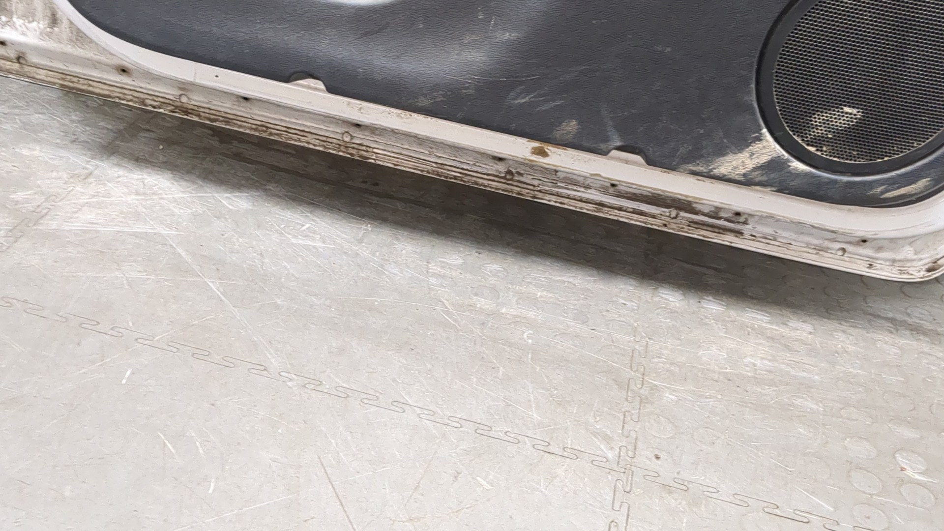 Дверь передняя левая