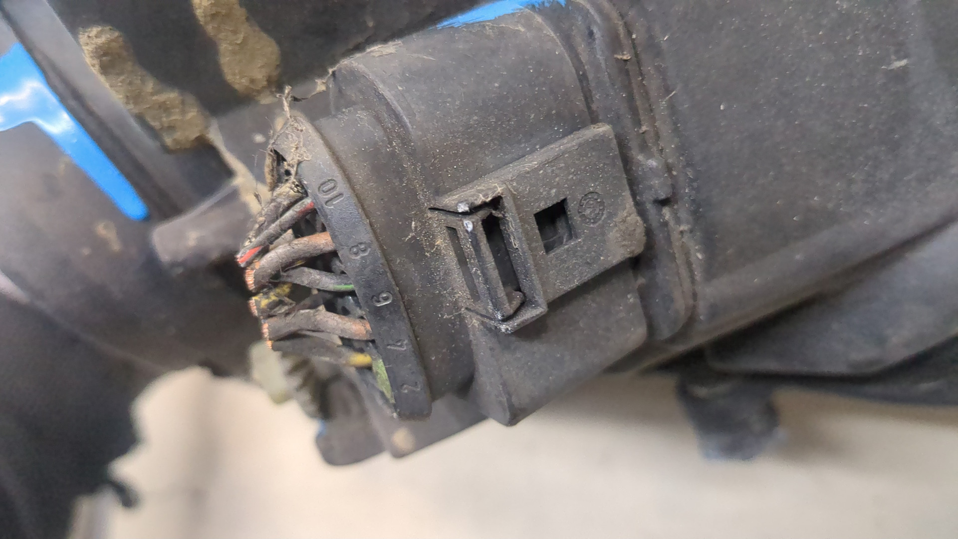 Фара правая