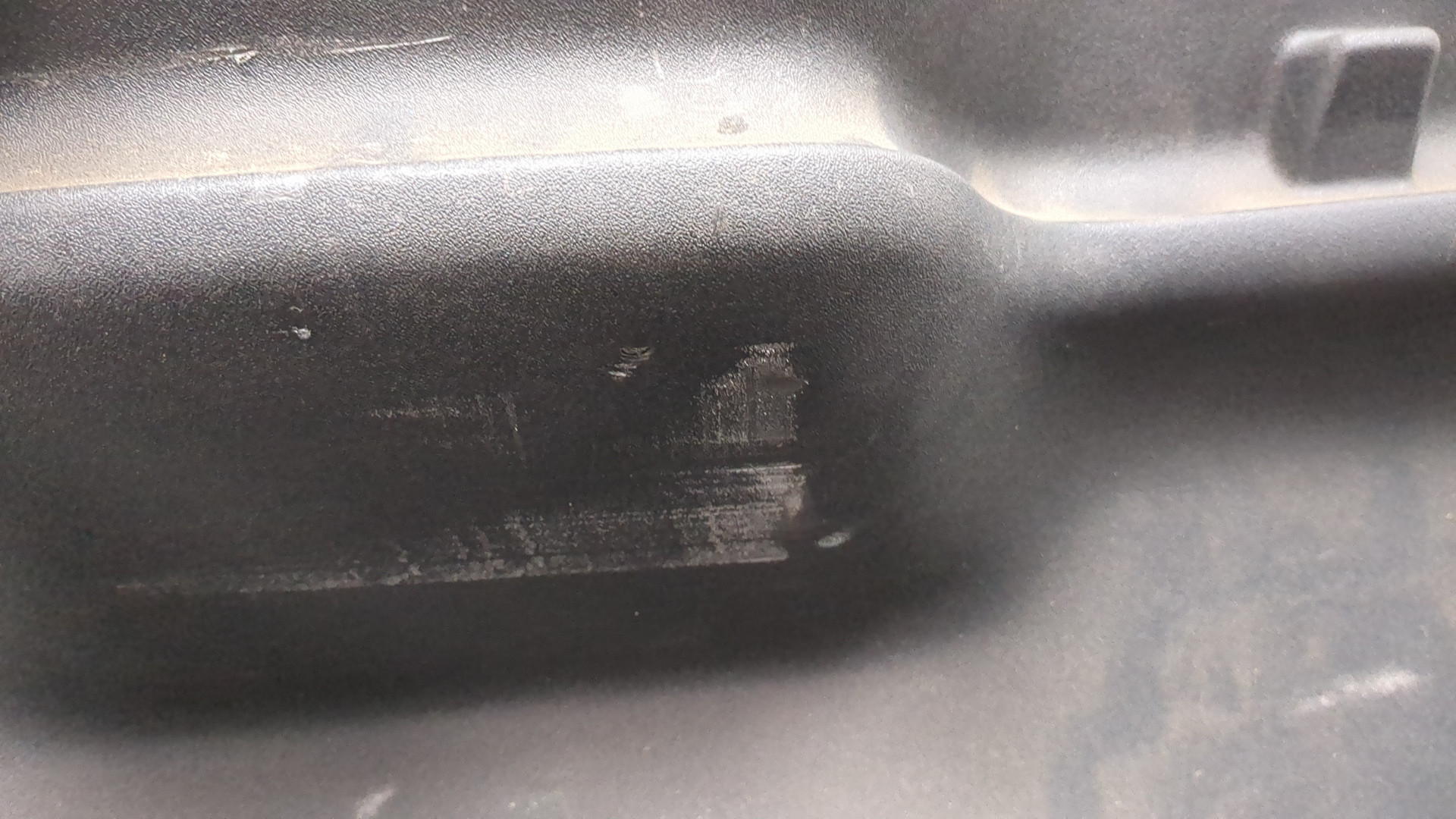 Обшивка двери багажника