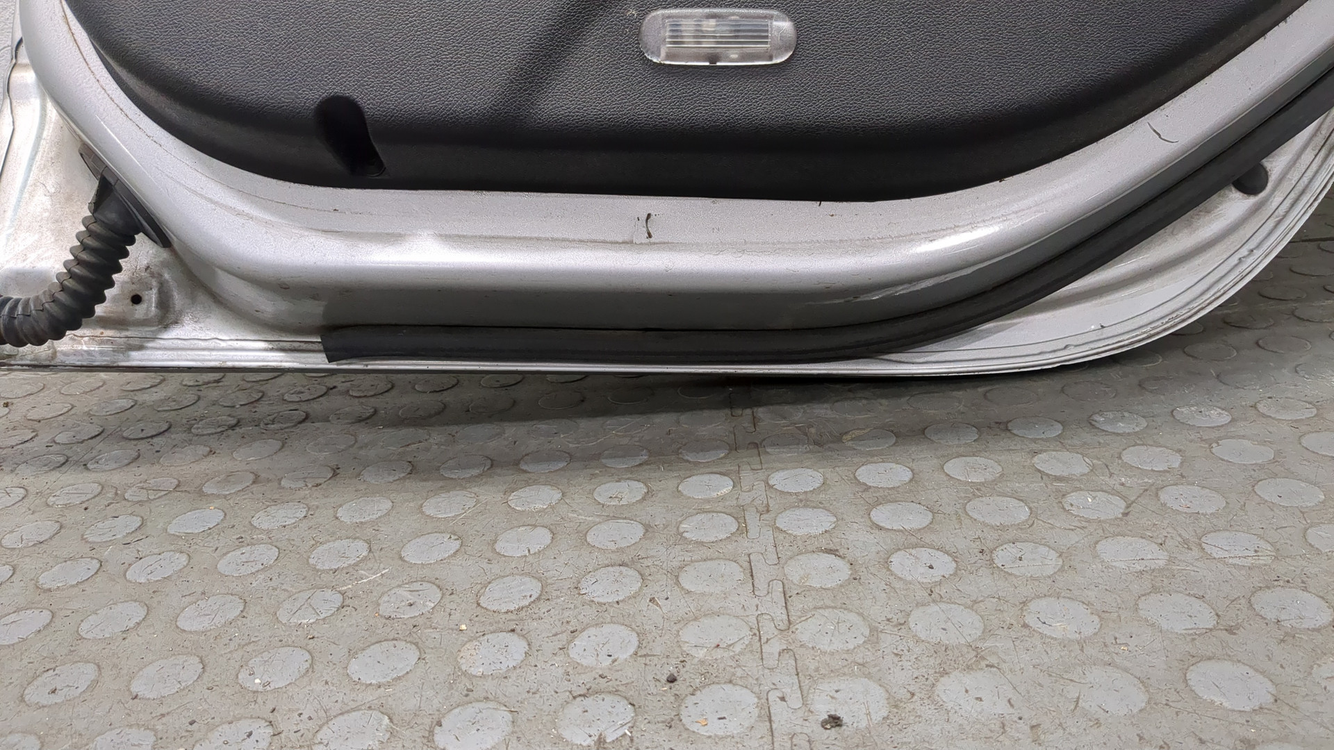 Дверь задняя правая