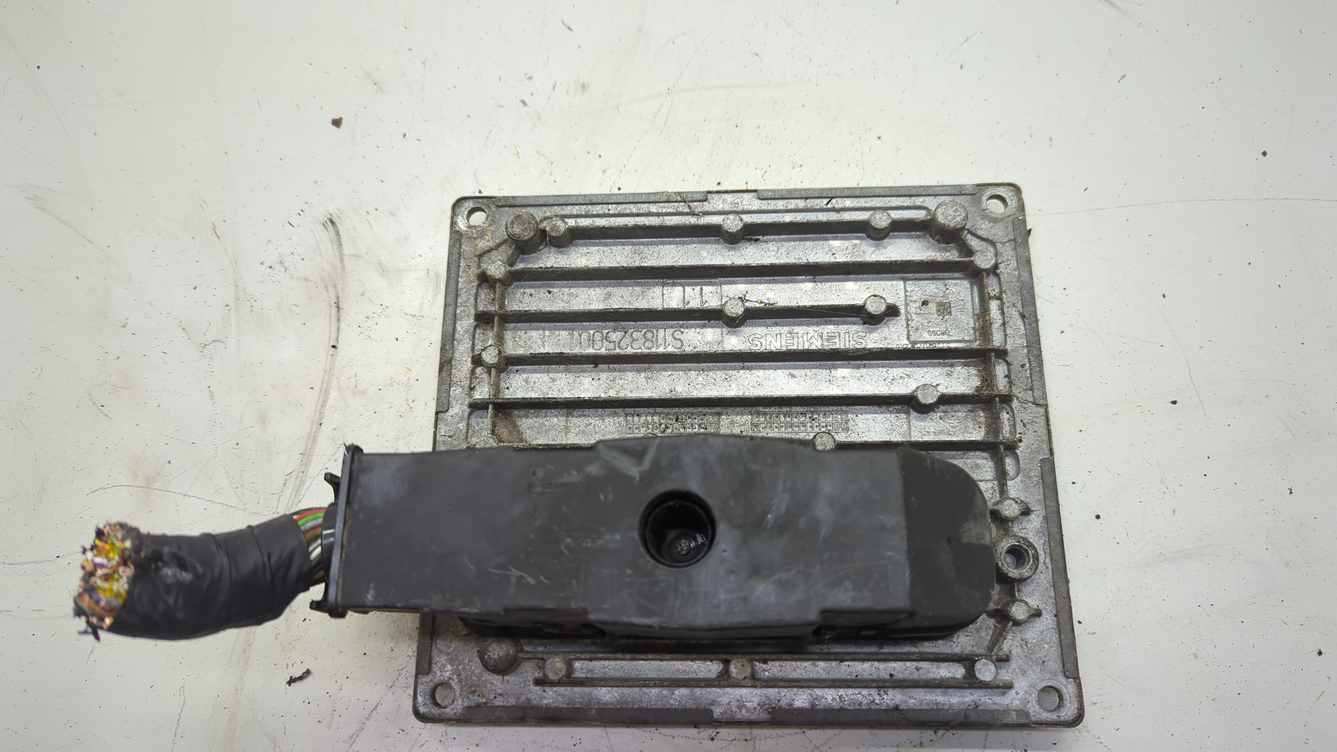 Блок управления двигателем