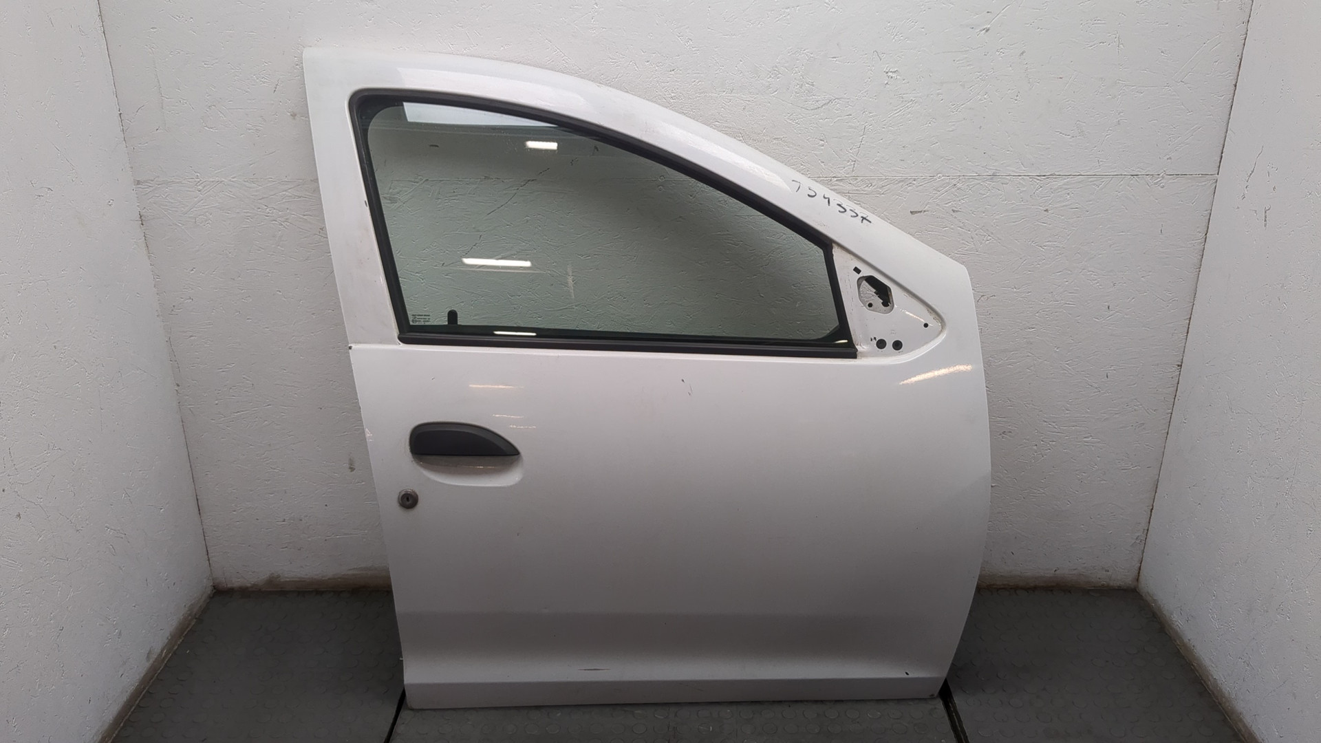 Дверь передняя правая