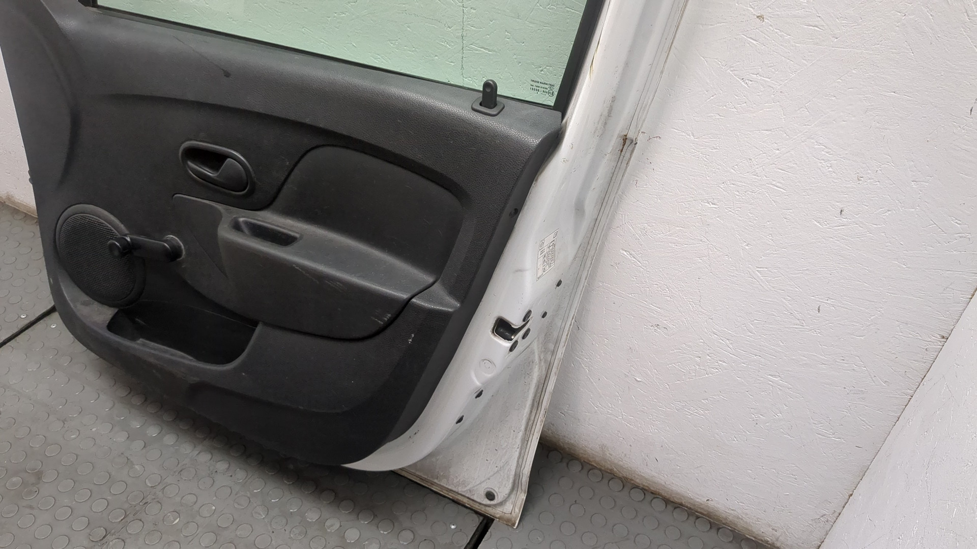 Дверь передняя правая