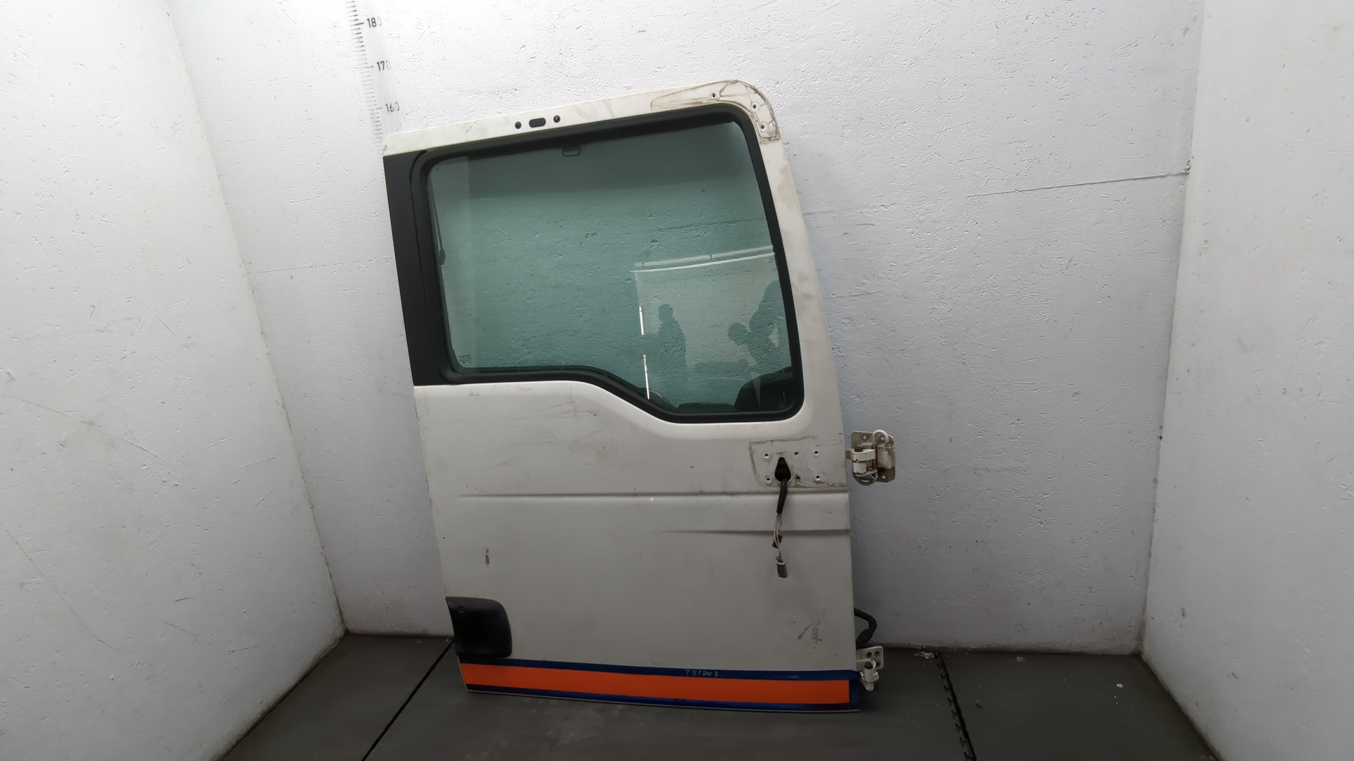 Дверь передняя правая