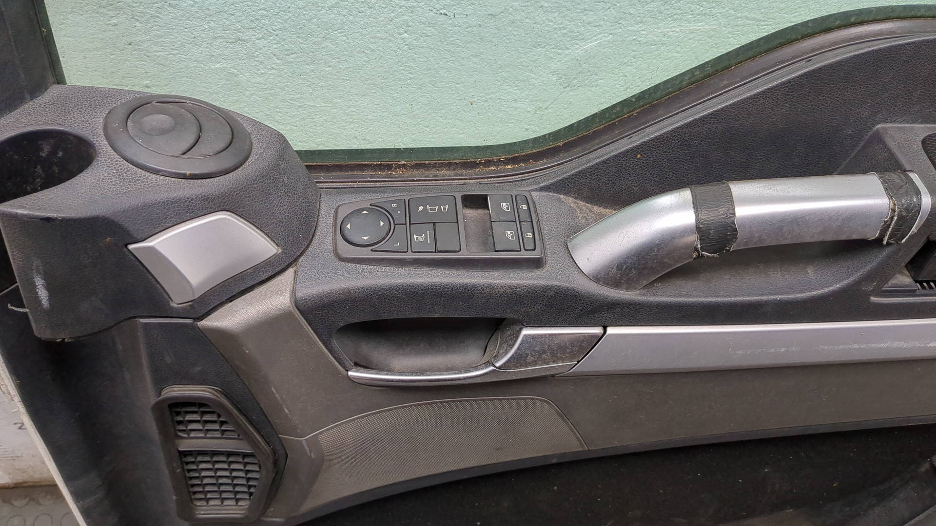 Дверь передняя правая