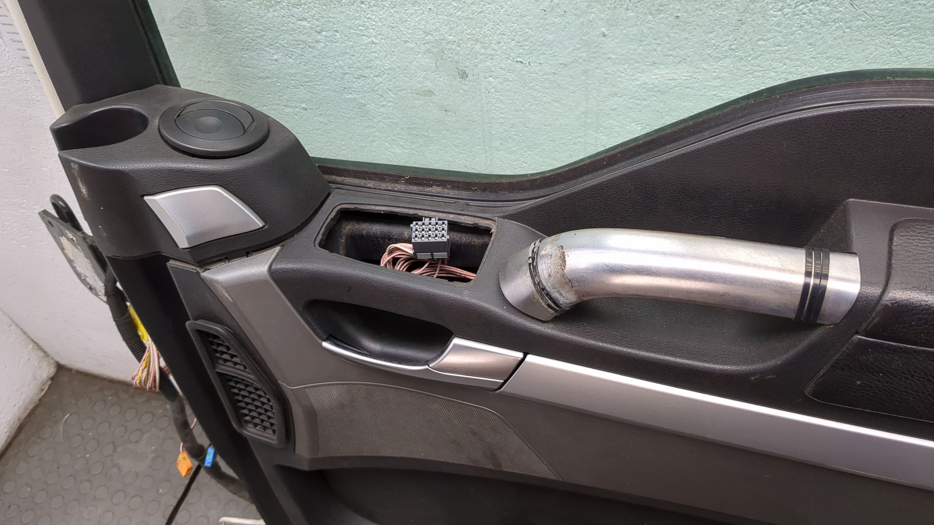 Дверь передняя правая