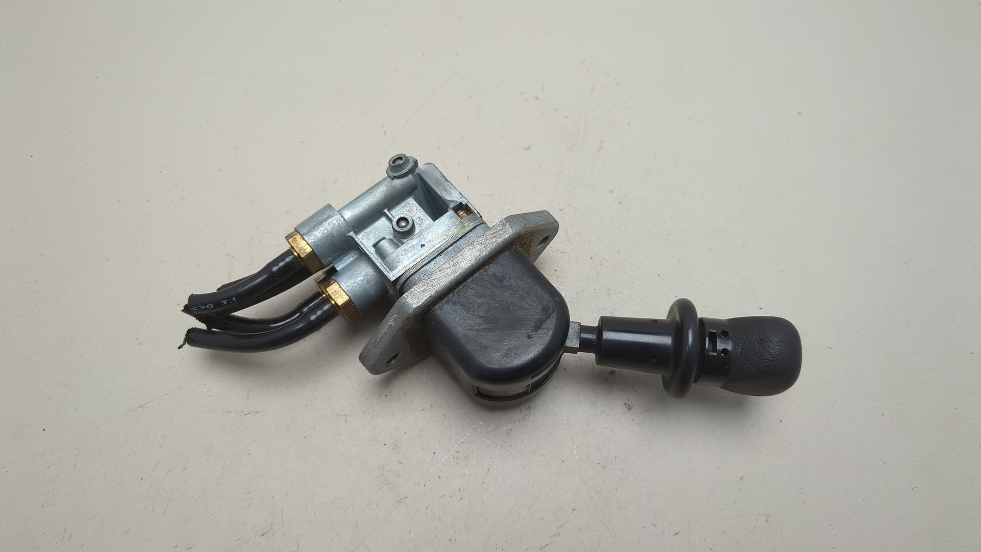 Рычаг стояночного тормоза