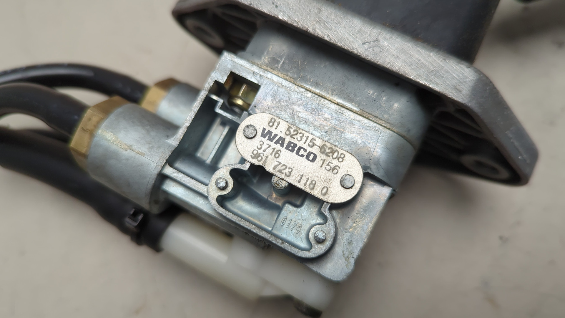 Рычаг стояночного тормоза