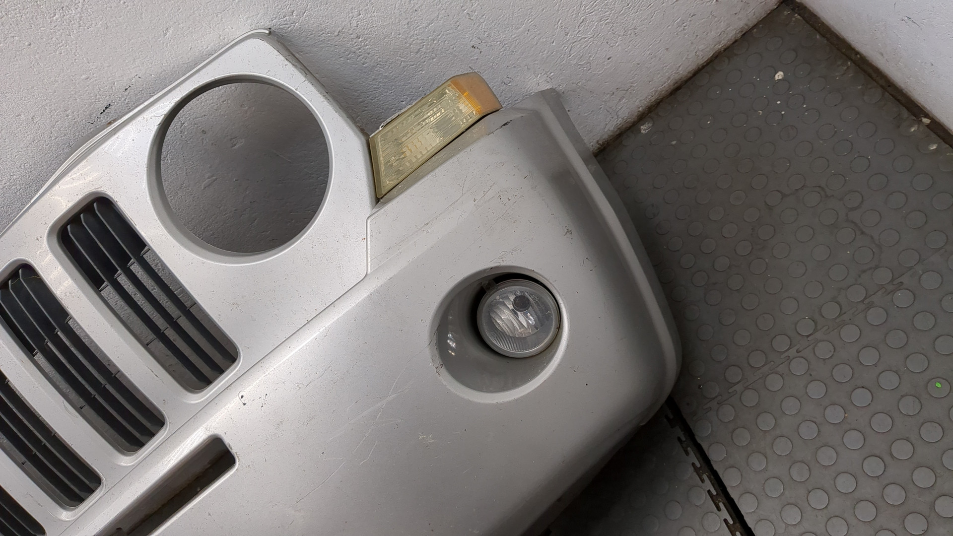 Бампер передний