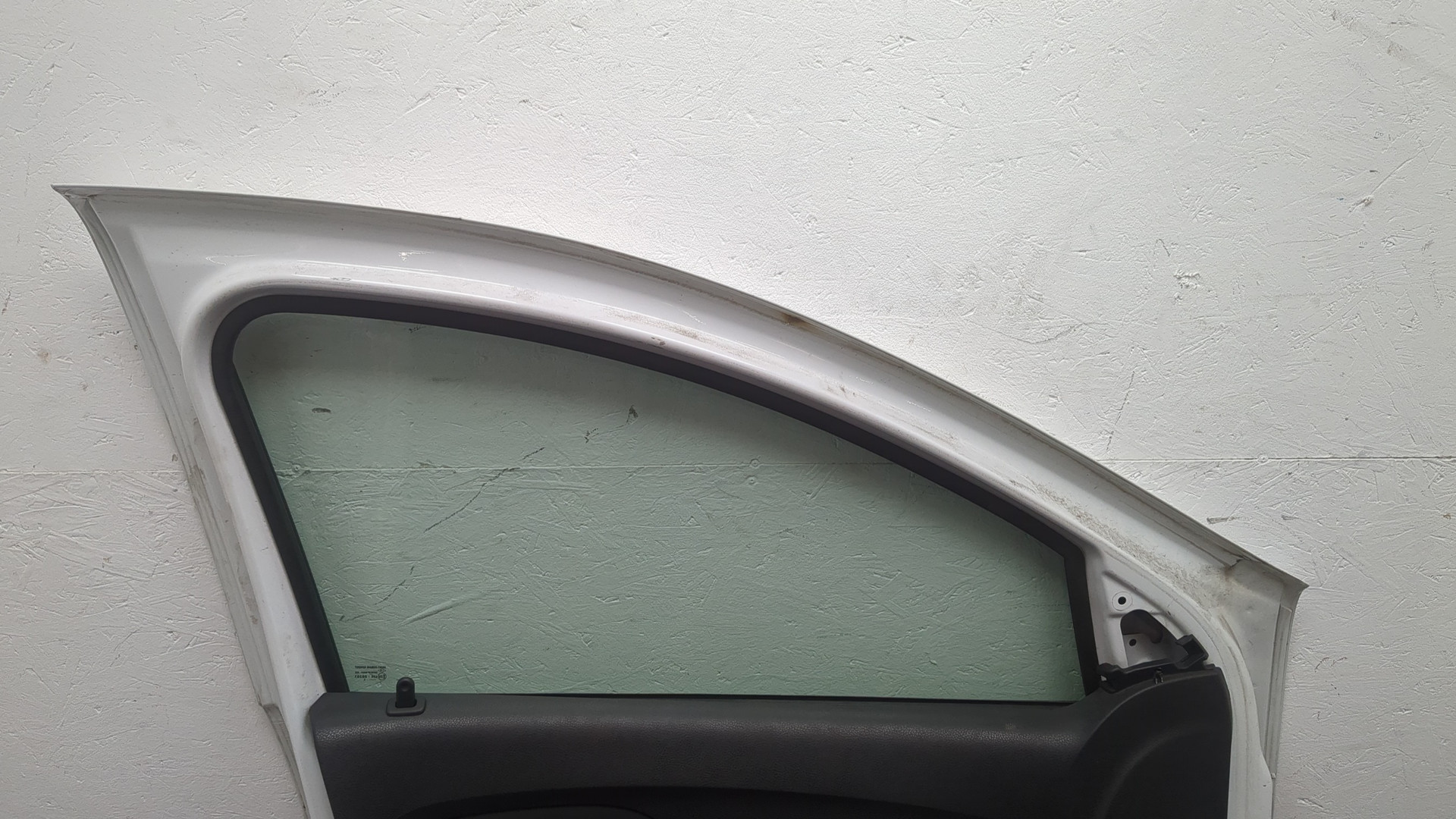 Дверь передняя левая