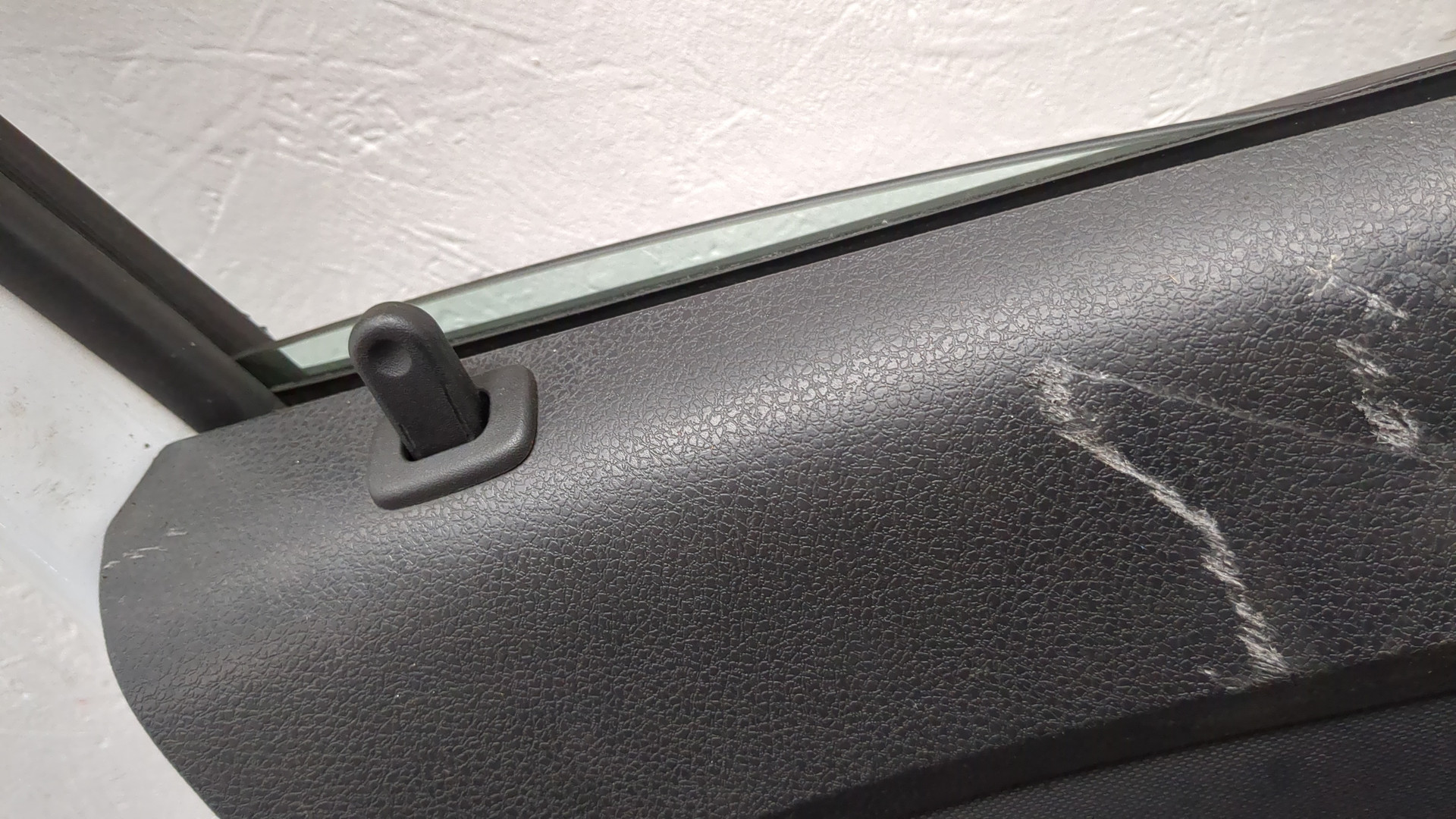 Дверь передняя левая