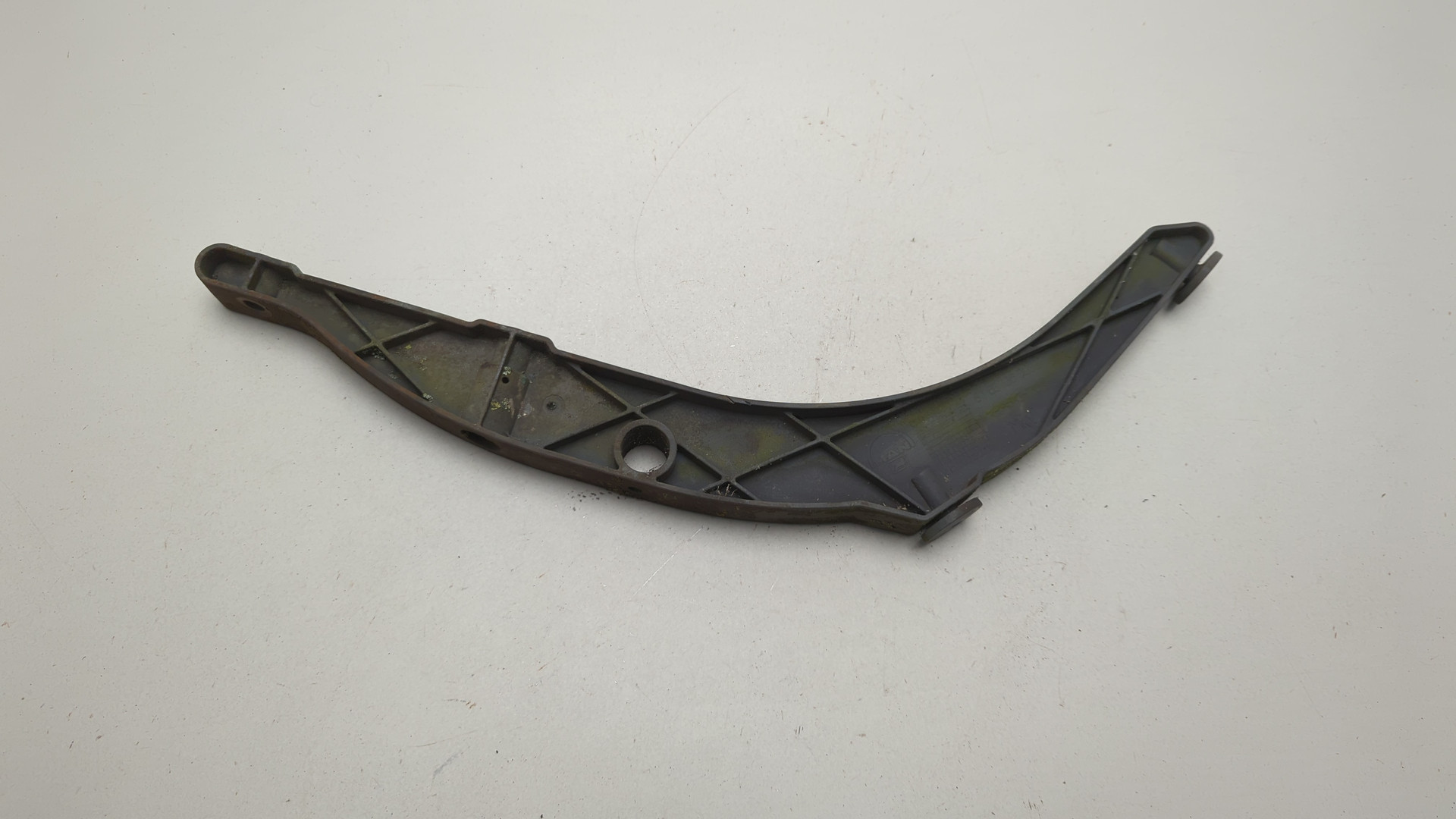 Кронштейн солнцезащитного козырька