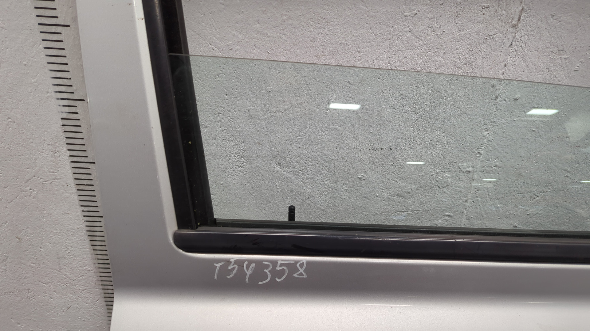 Дверь передняя правая