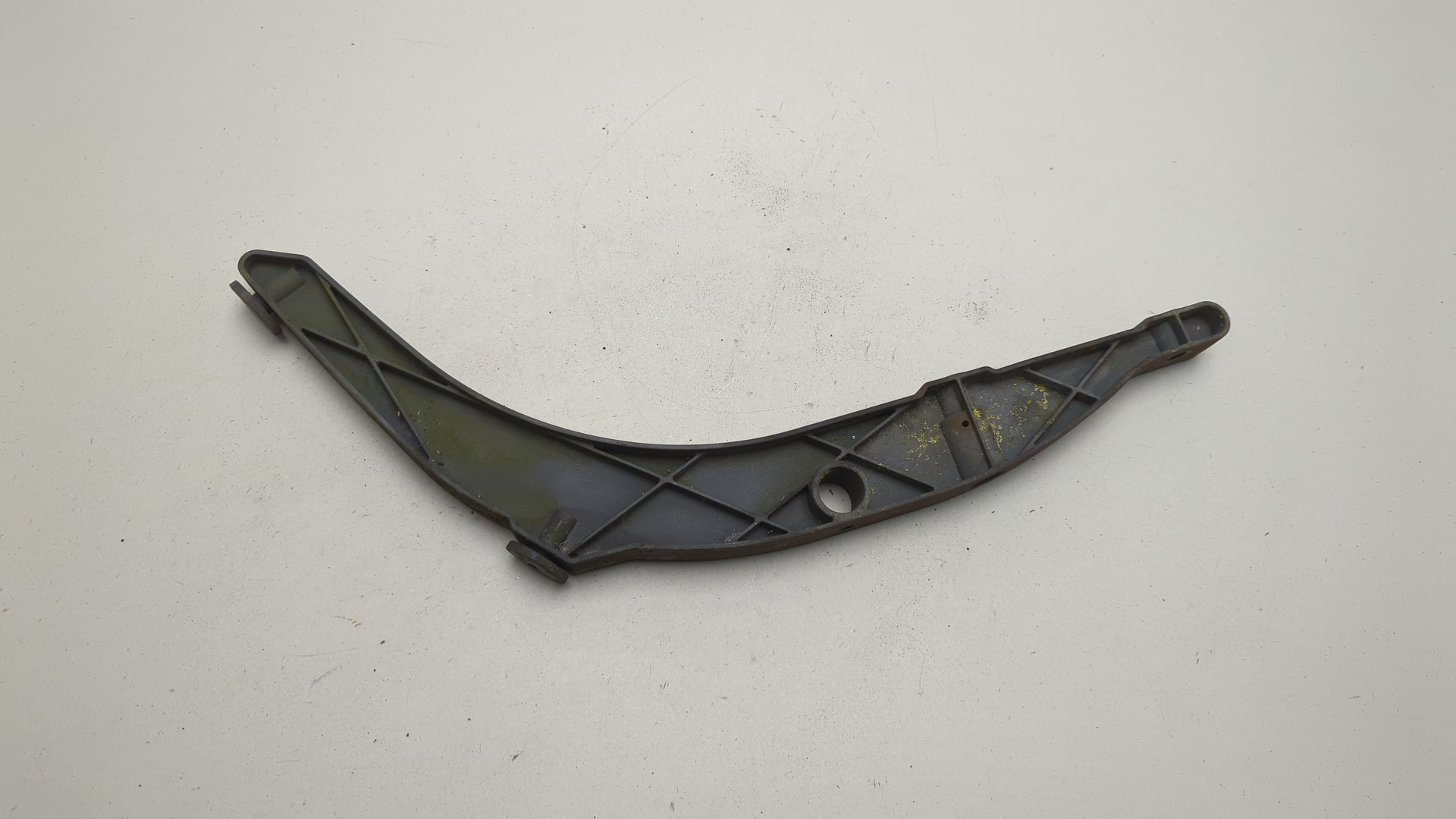 Кронштейн солнцезащитного козырька