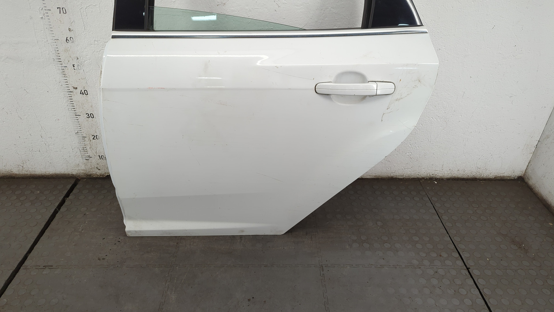 Дверь задняя левая