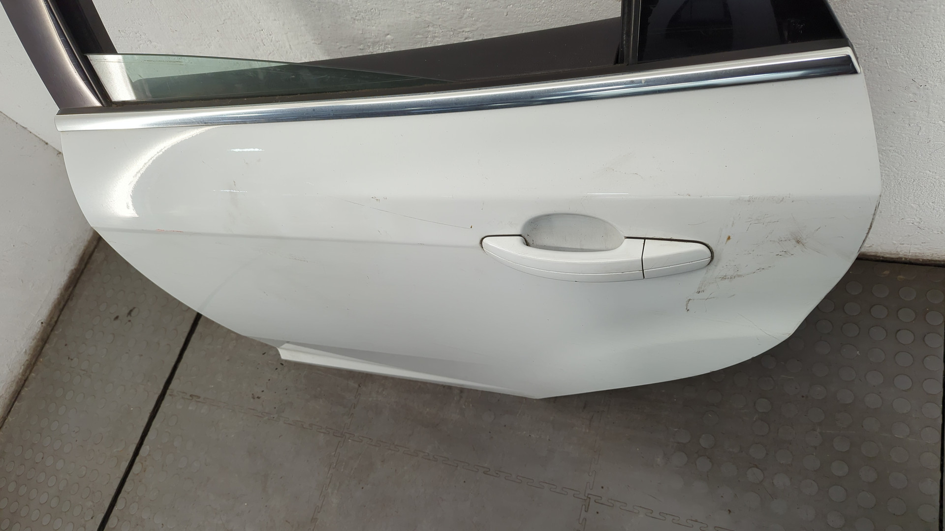 Дверь задняя левая