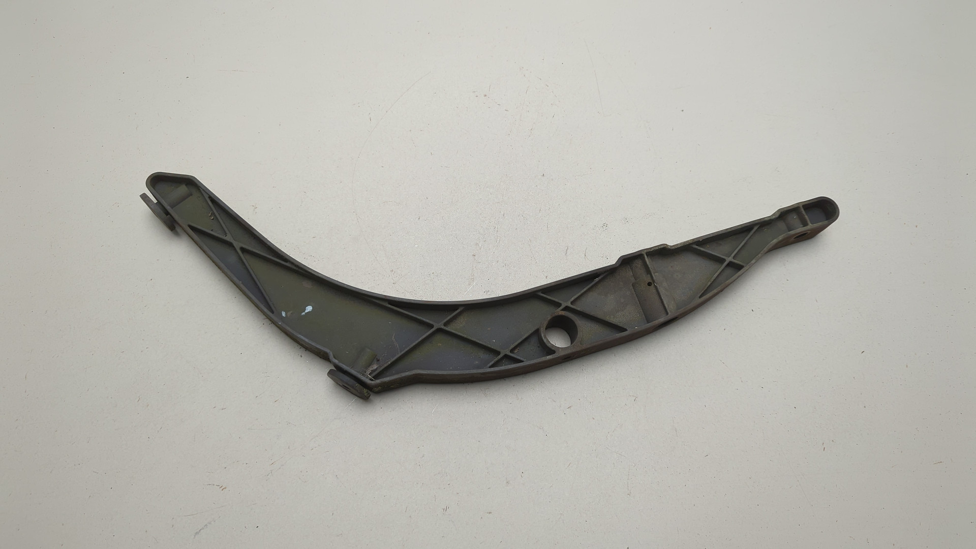 Кронштейн солнцезащитного козырька