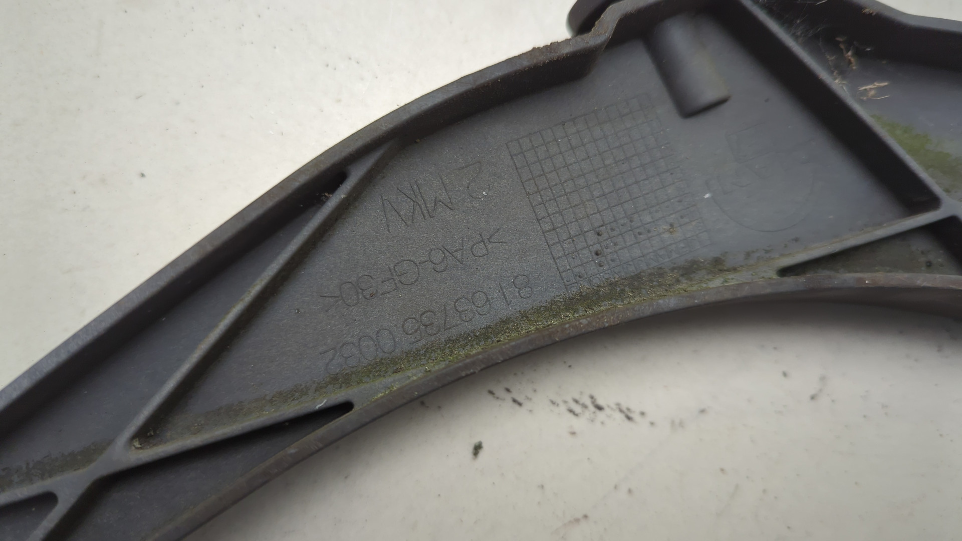 Кронштейн солнцезащитного козырька