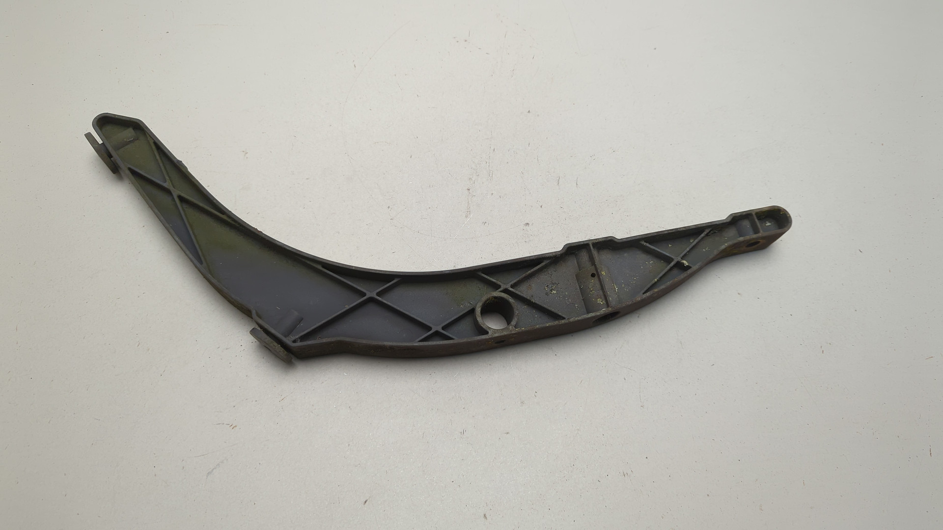 Кронштейн солнцезащитного козырька