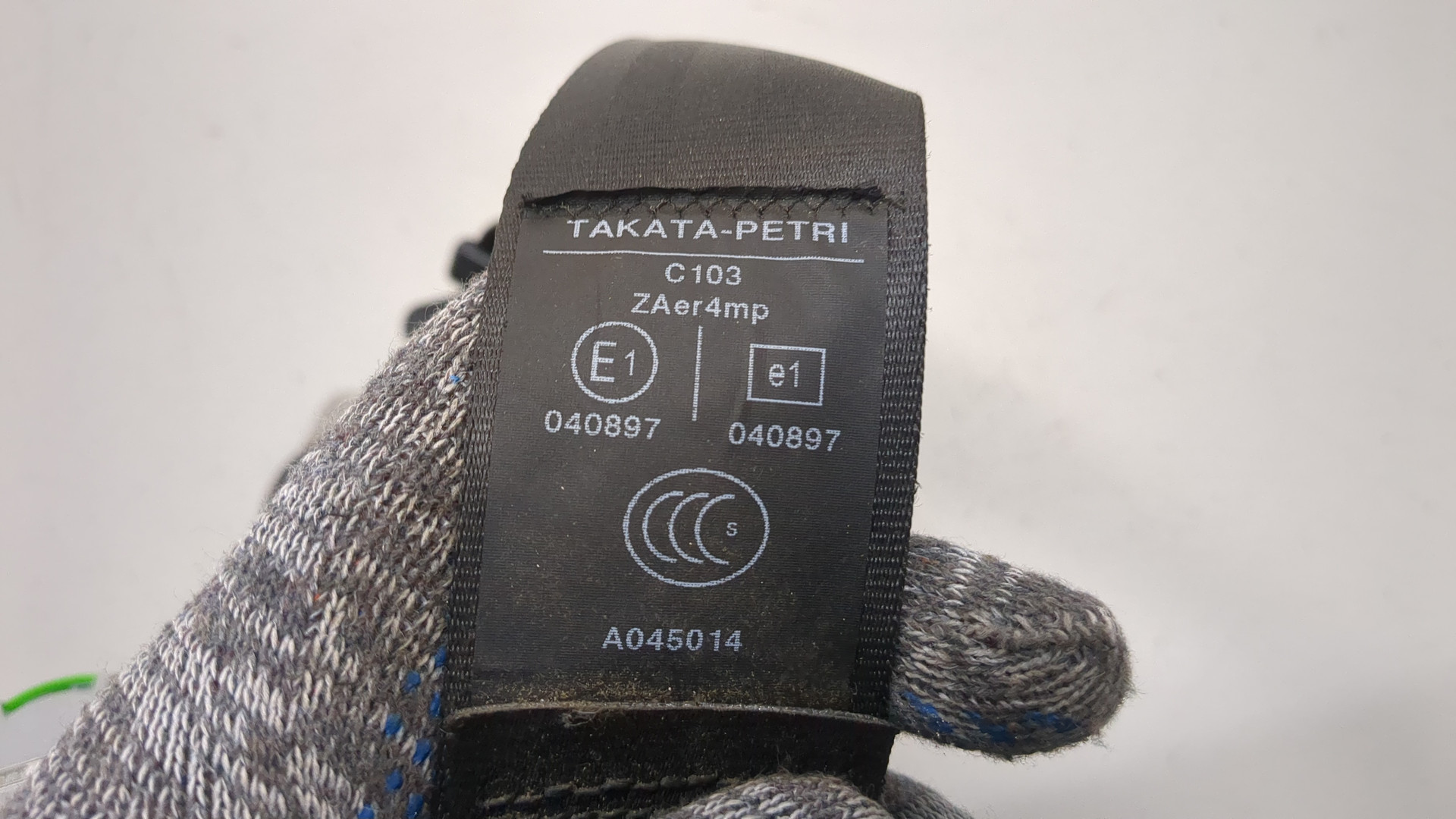 Ремень безопасности