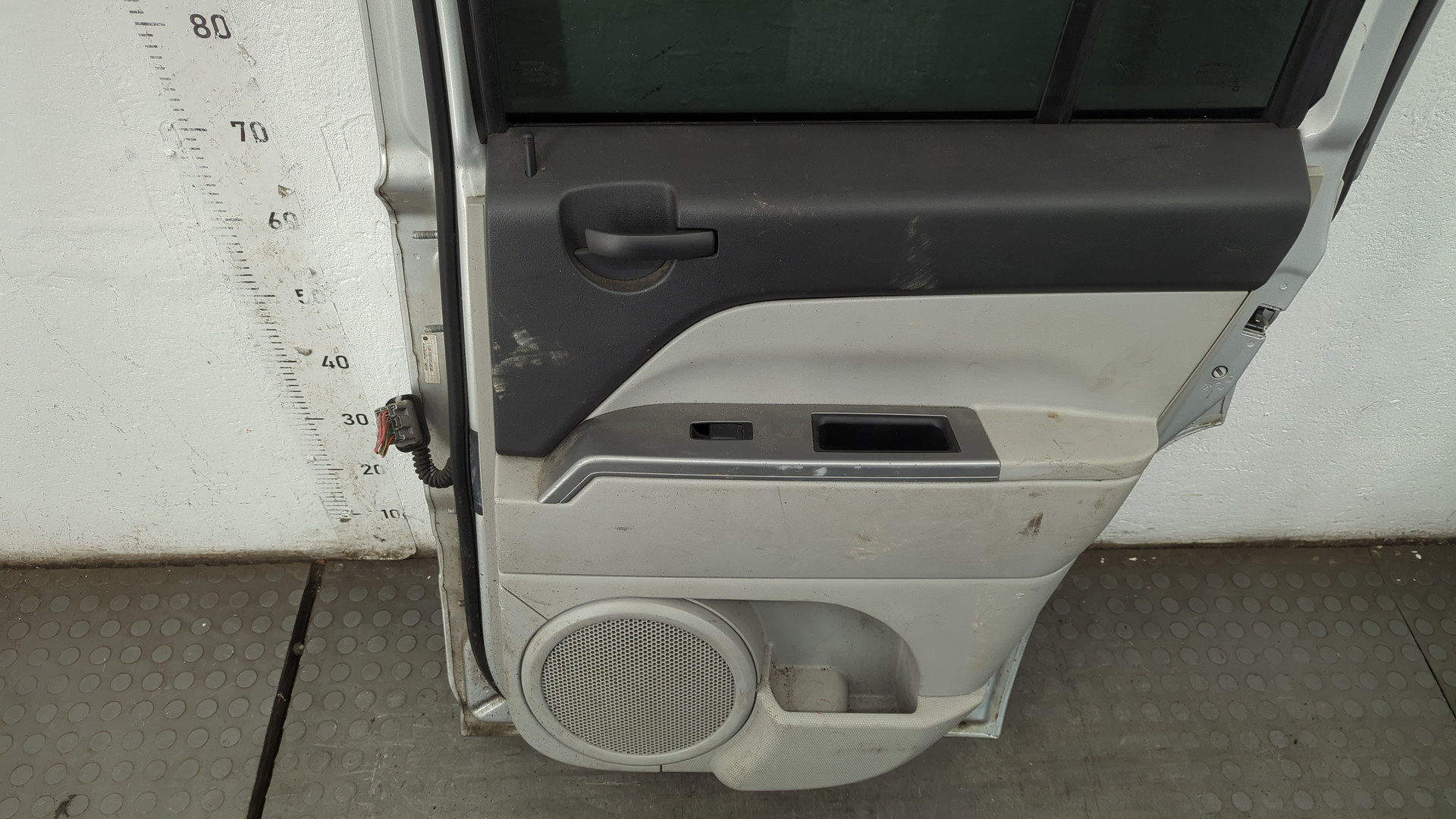 Дверь задняя правая