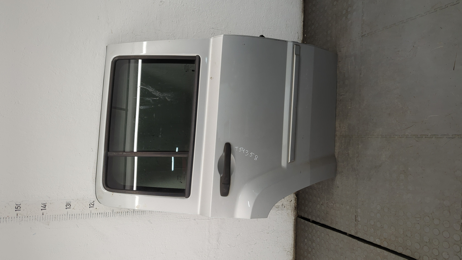 Дверь задняя правая