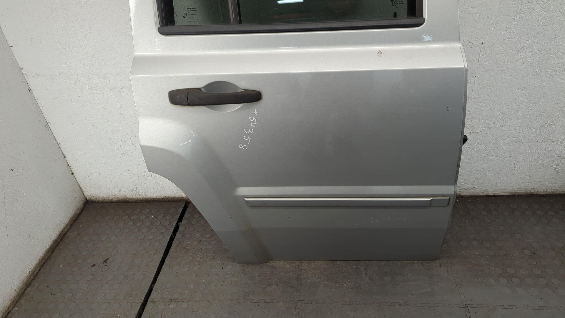 Дверь задняя правая