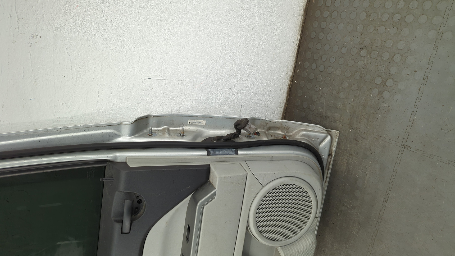 Дверь задняя левая