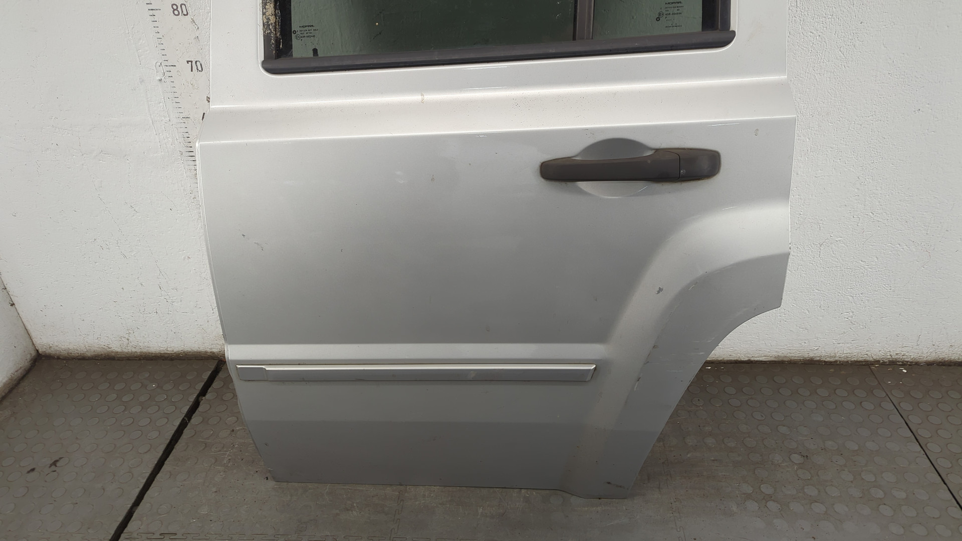 Дверь задняя левая