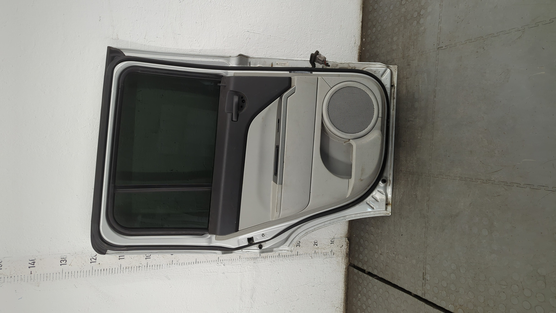 Дверь задняя левая