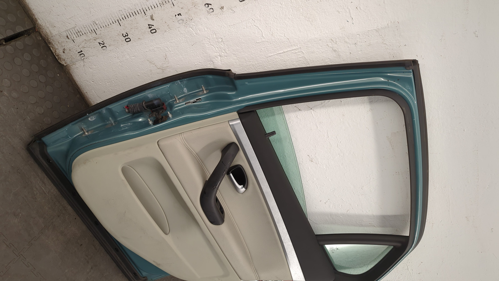 Дверь задняя правая