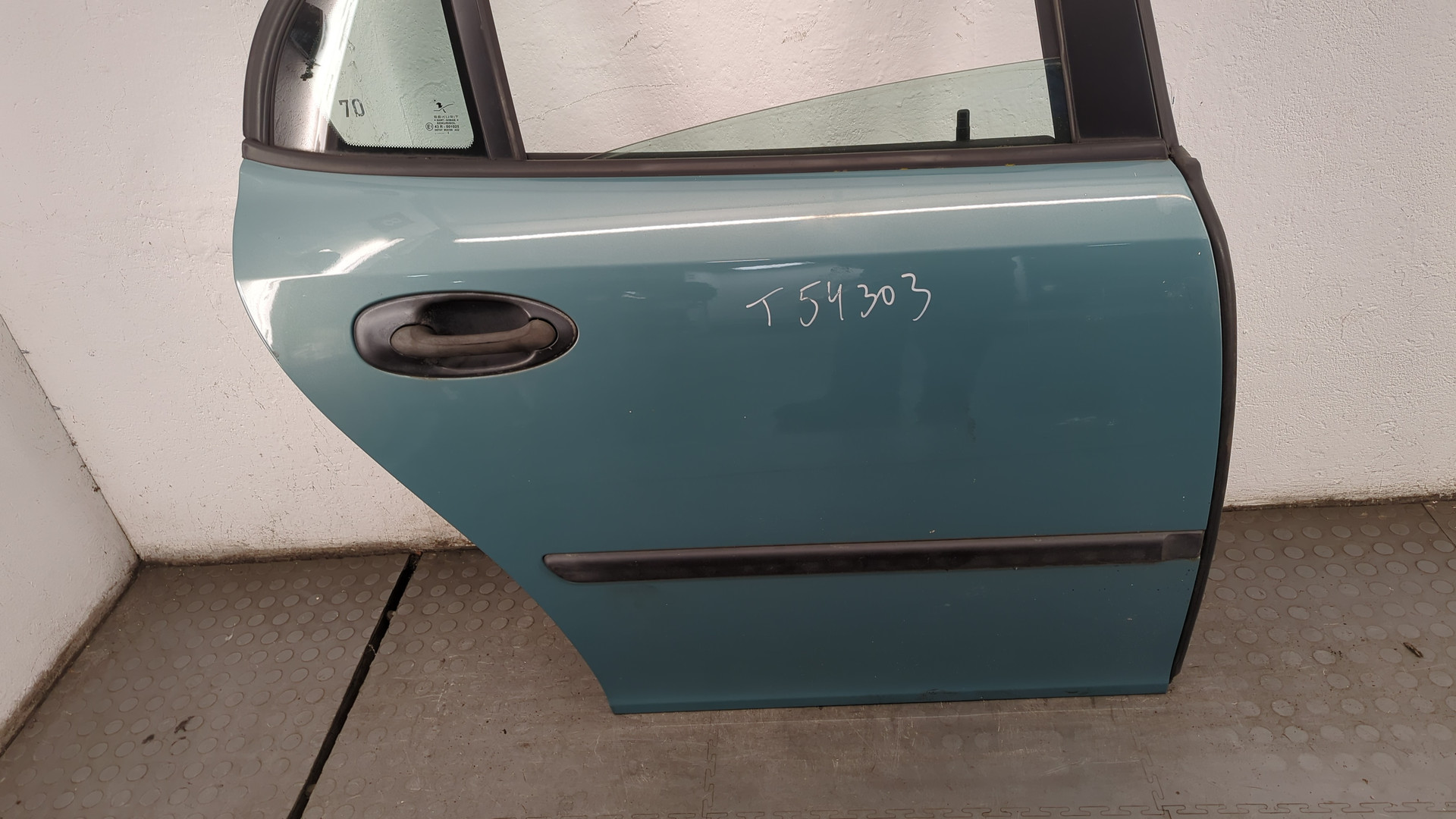 Дверь задняя правая