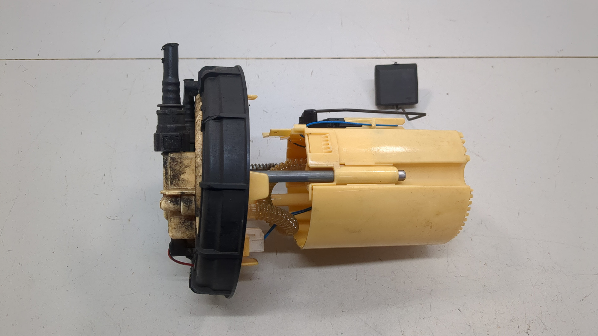 Насос топливный электрический