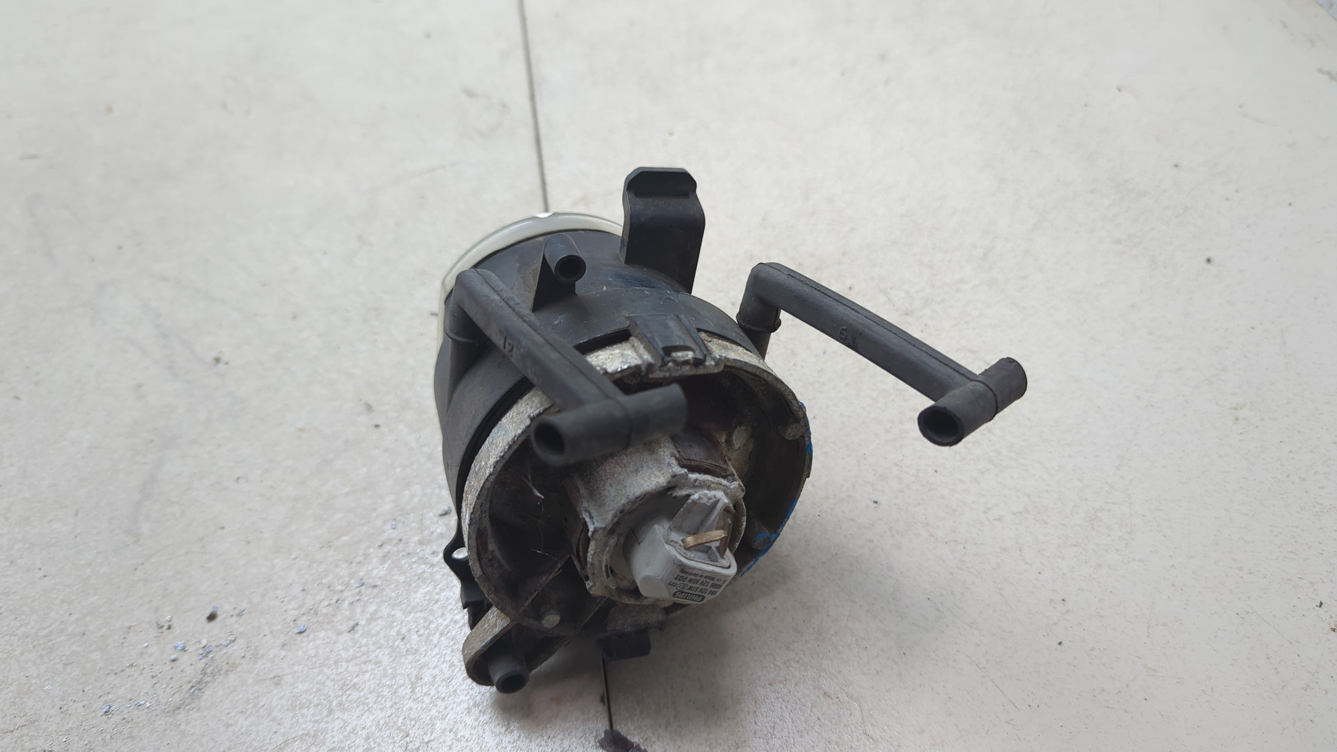 Фара противотуманная левая