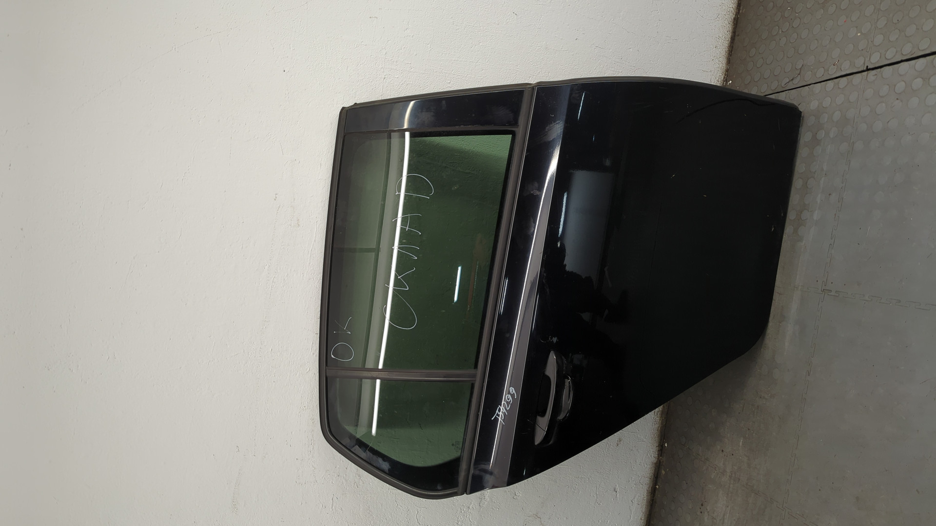 Дверь задняя правая