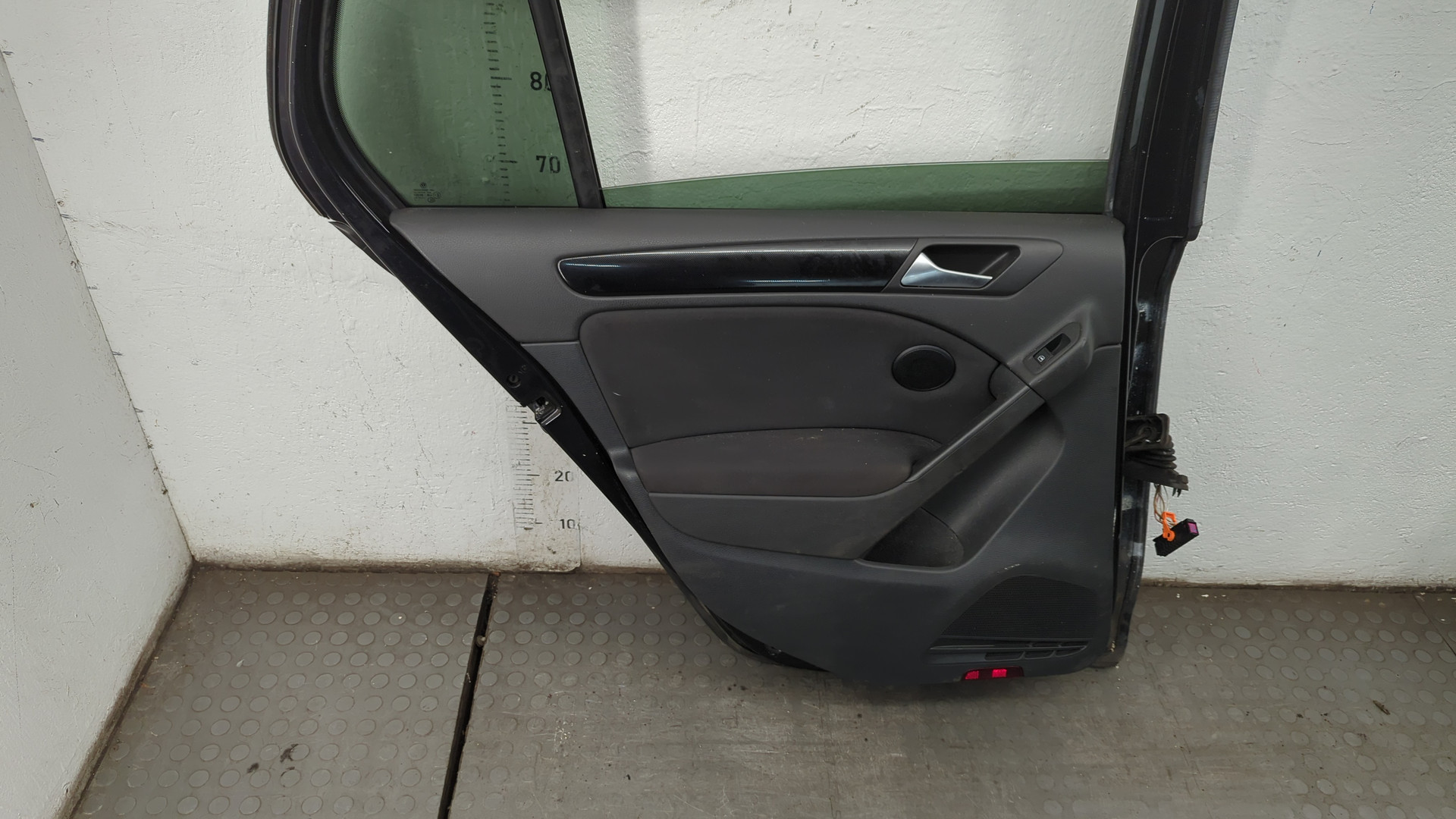 Дверь задняя левая