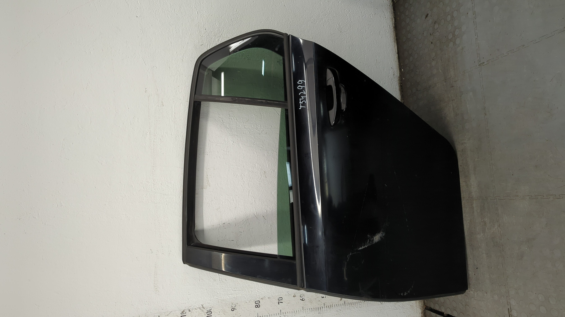 Дверь задняя левая