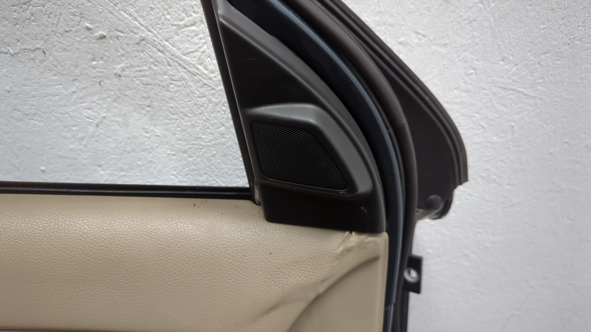 Дверь передняя левая