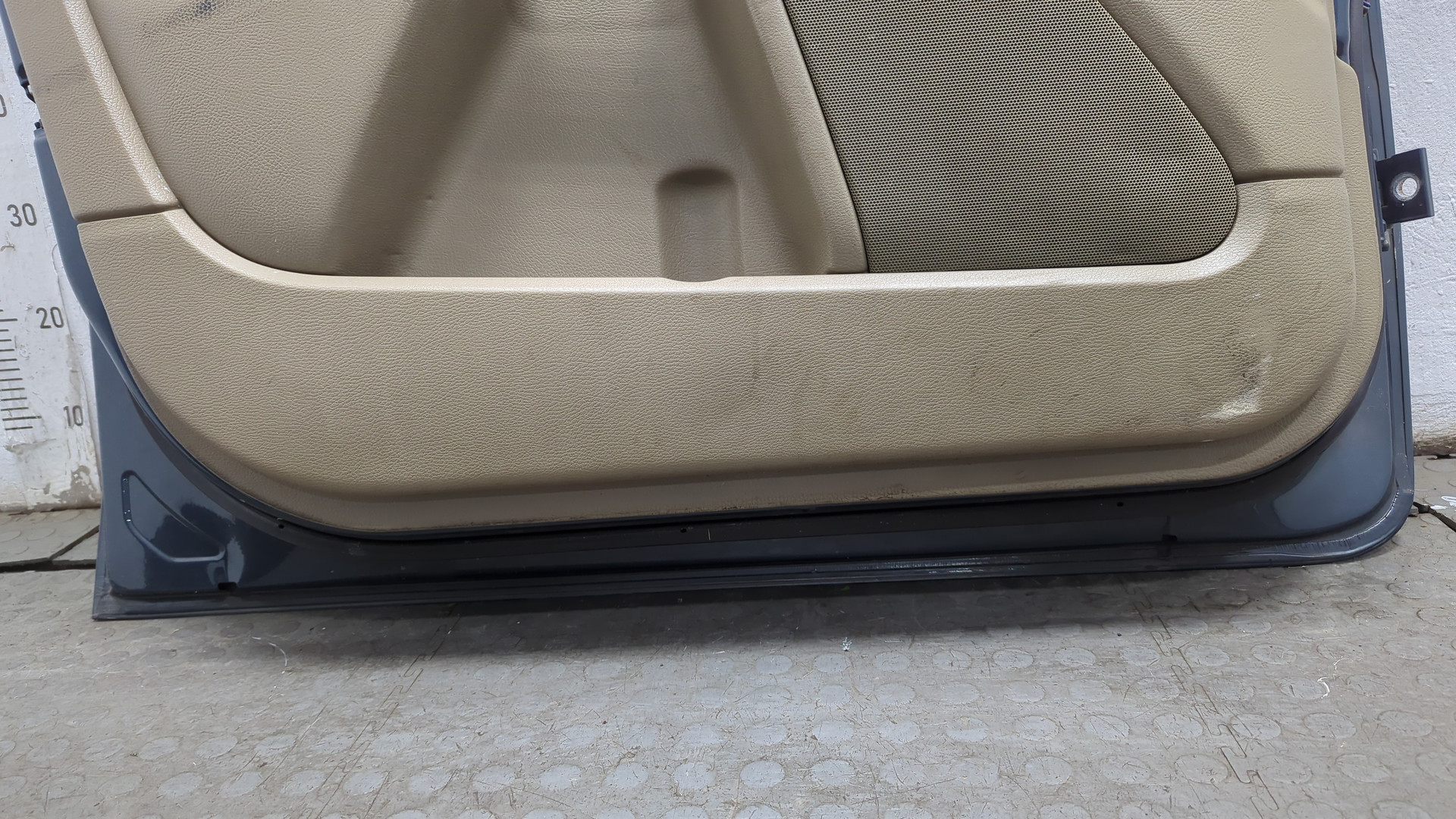 Дверь передняя левая