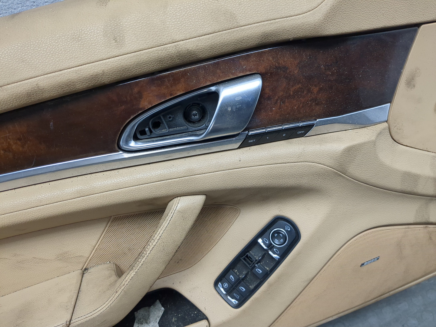 Дверь передняя левая