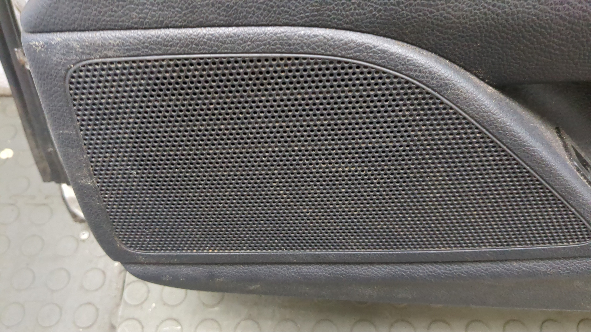 Дверь передняя правая