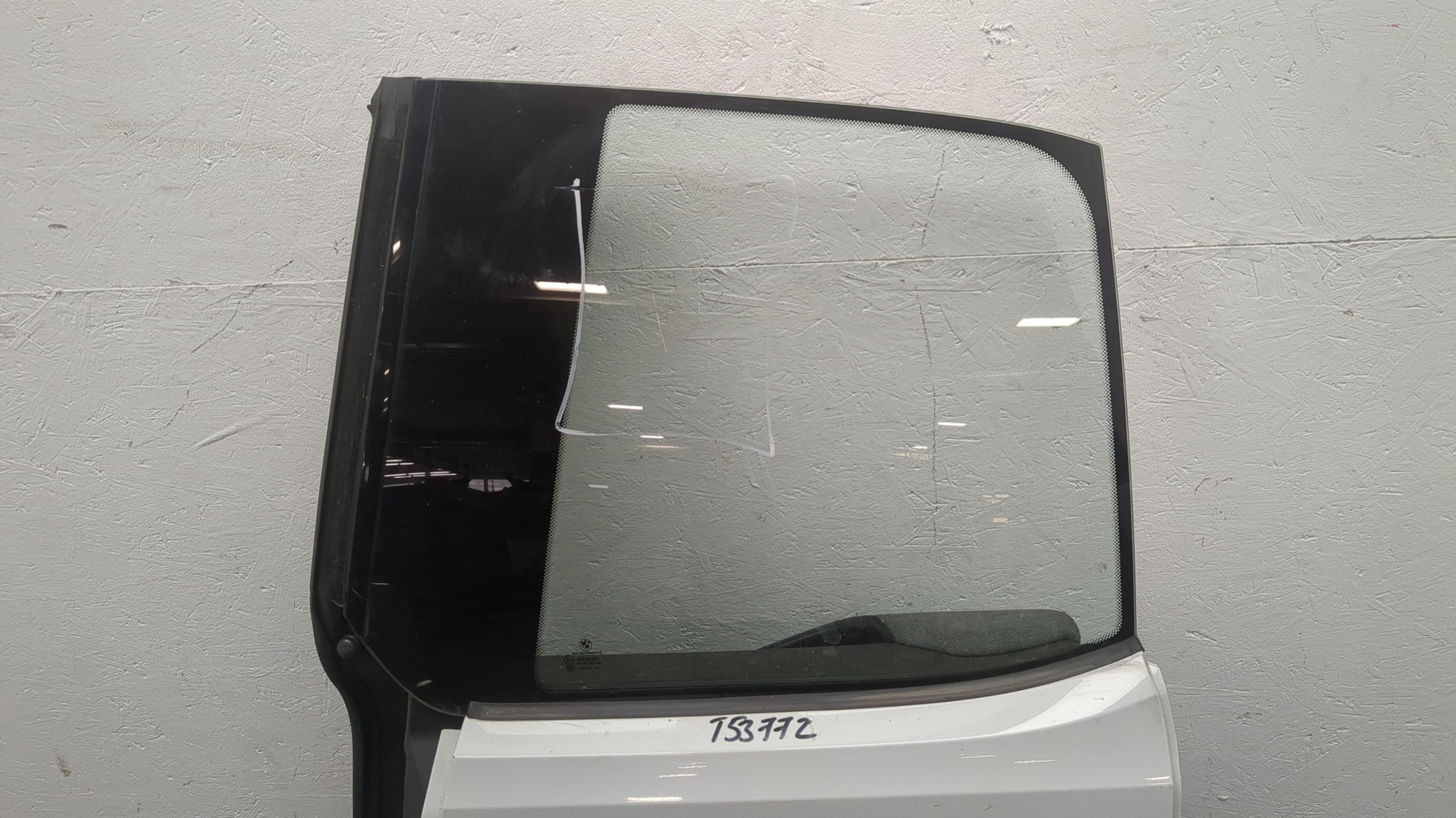 Дверь задняя левая