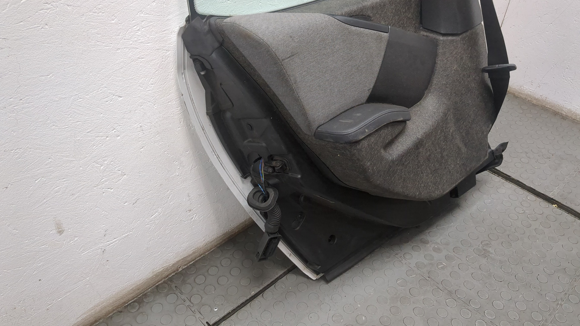 Дверь задняя левая